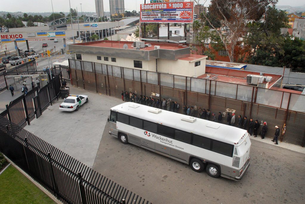 DEPORTACIÓN DE INDOCUMENTADOS MEXICANOS EN SAN DIEGO