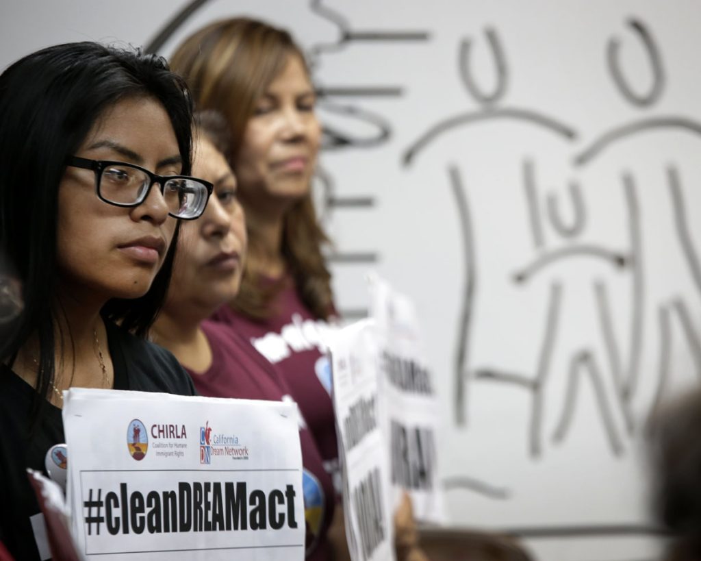 Jóvenes de la DACA hablan en rueda de prensa