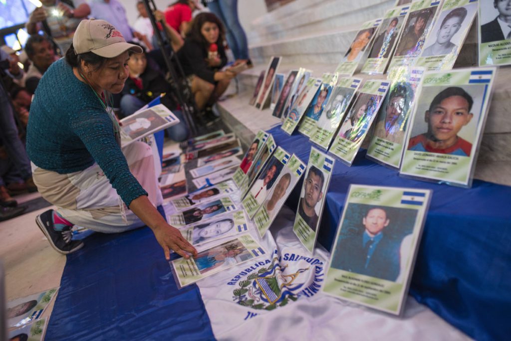 Mujeres centroamericanas inician su XIII caminata en busca de sus familiares migrantes