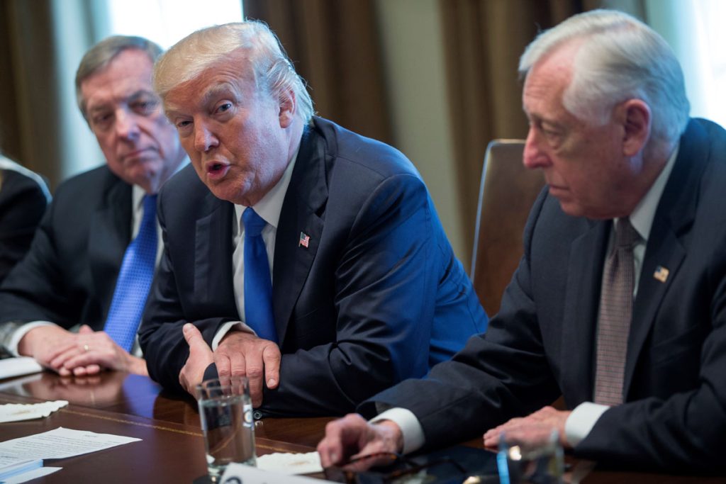 Trump apuesta por impulsar reforma migratoria una vez que se reemplace DACA