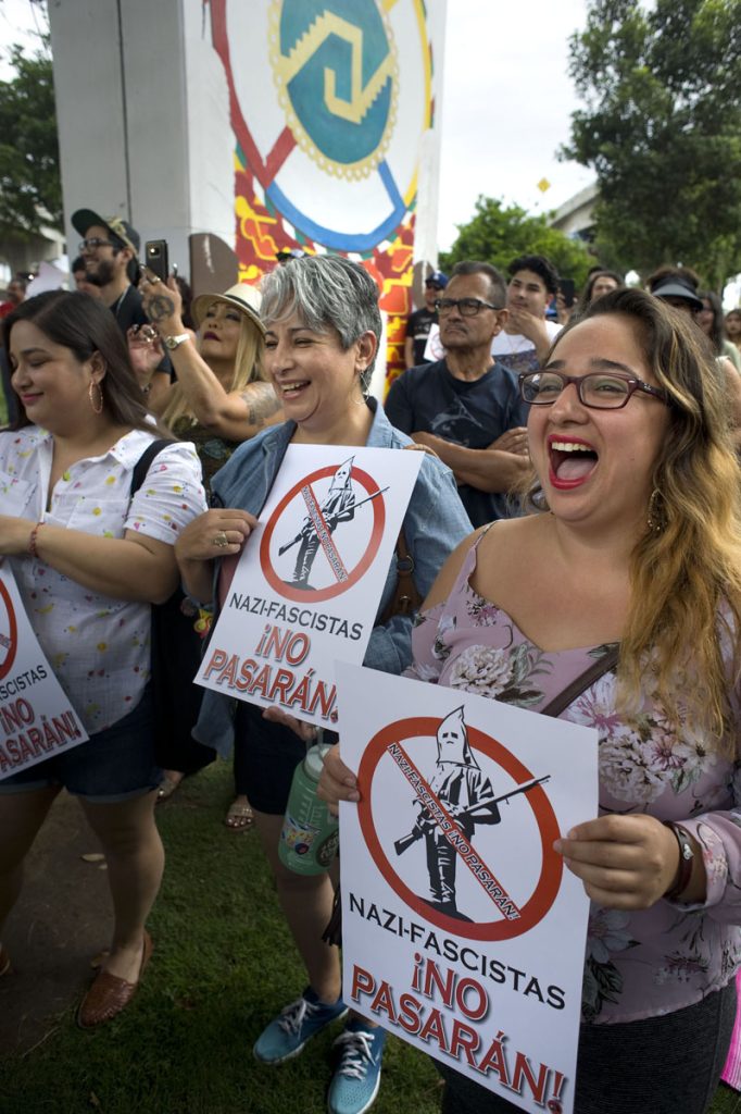 Comunidad hispana de San Diego defiende parque chicano de ultraderechistas
