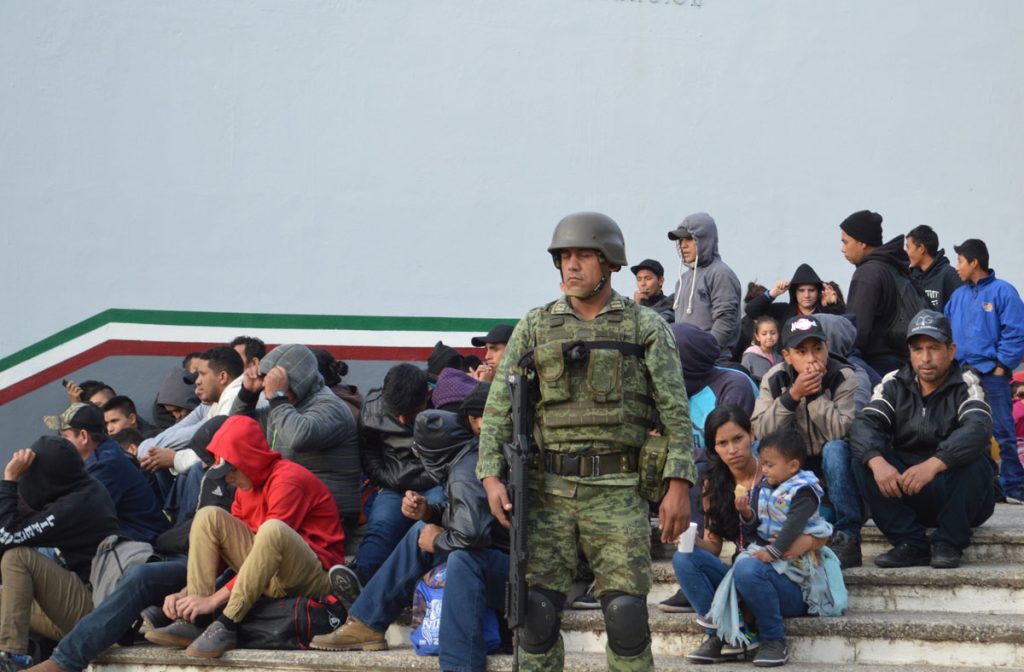 Autoridades mexicanas rescatan a 301 migrantes centroamericanos en riesgo