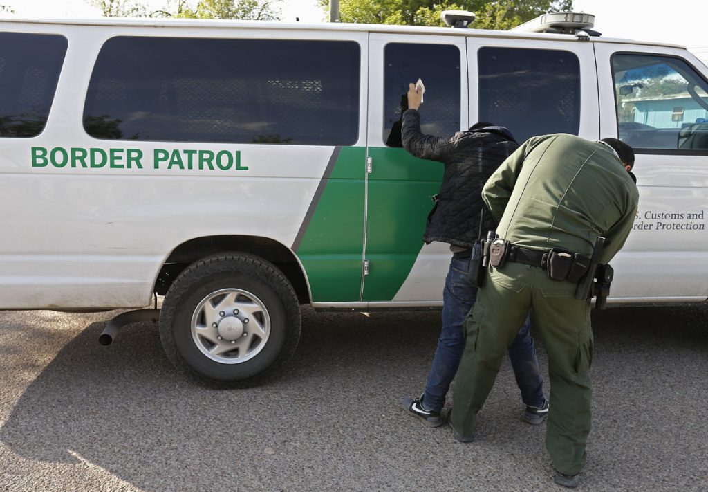 PATRULLAS FRONTERIZAS DE EE.UU. EN LA FRONTERA CON MÉXICO