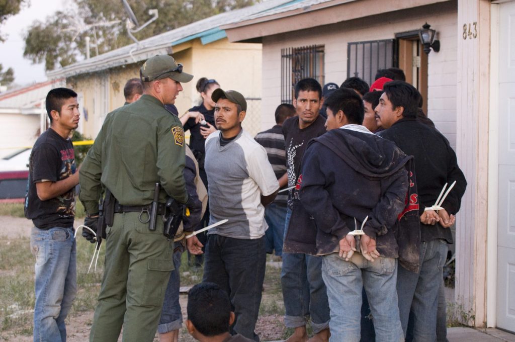 "Coyotes" amplían "casas de seguridad" a zonas consideradas de tránsito