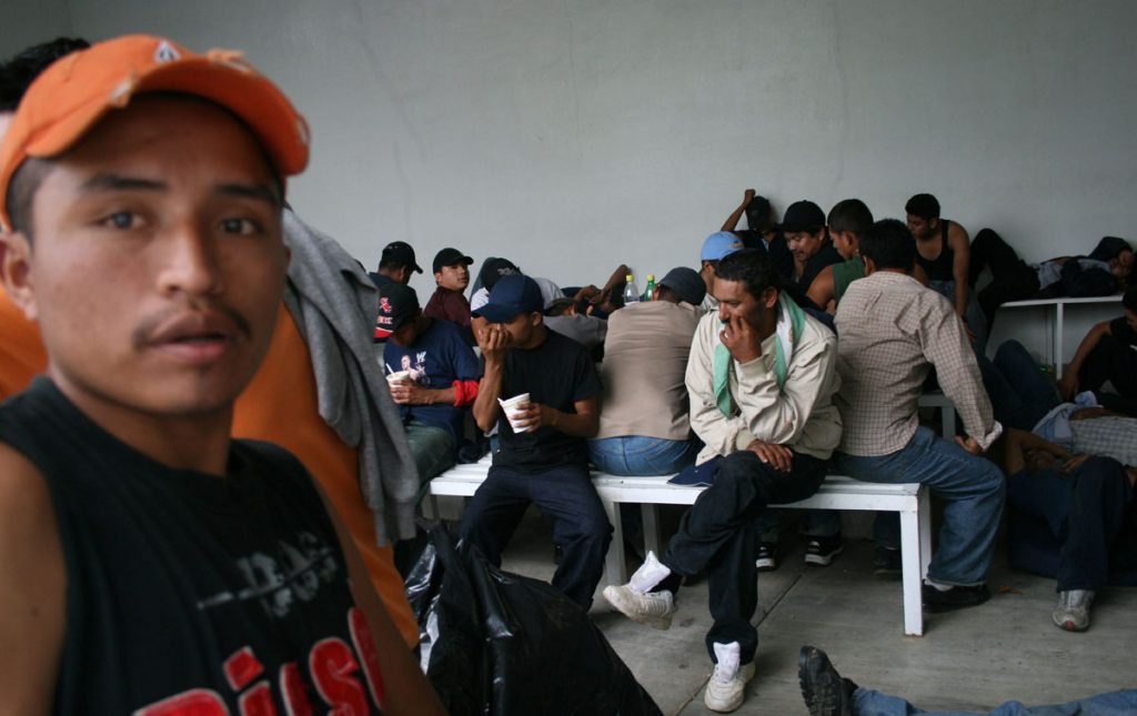 INTERCEPTAN A 248 INDOCUMENTADOS HACINADOS EN EL SUR DE MÉXICO