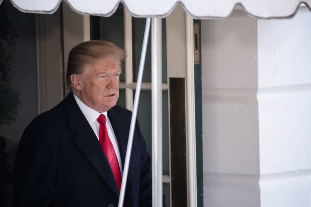 Trump cesa a Tillerson como secretario de Estado