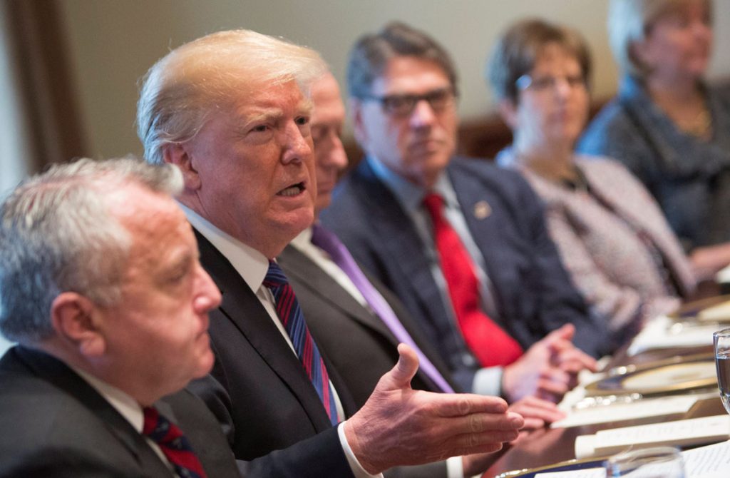 El presidente estadounidense almuerza con jefes de estado de países Bálticos