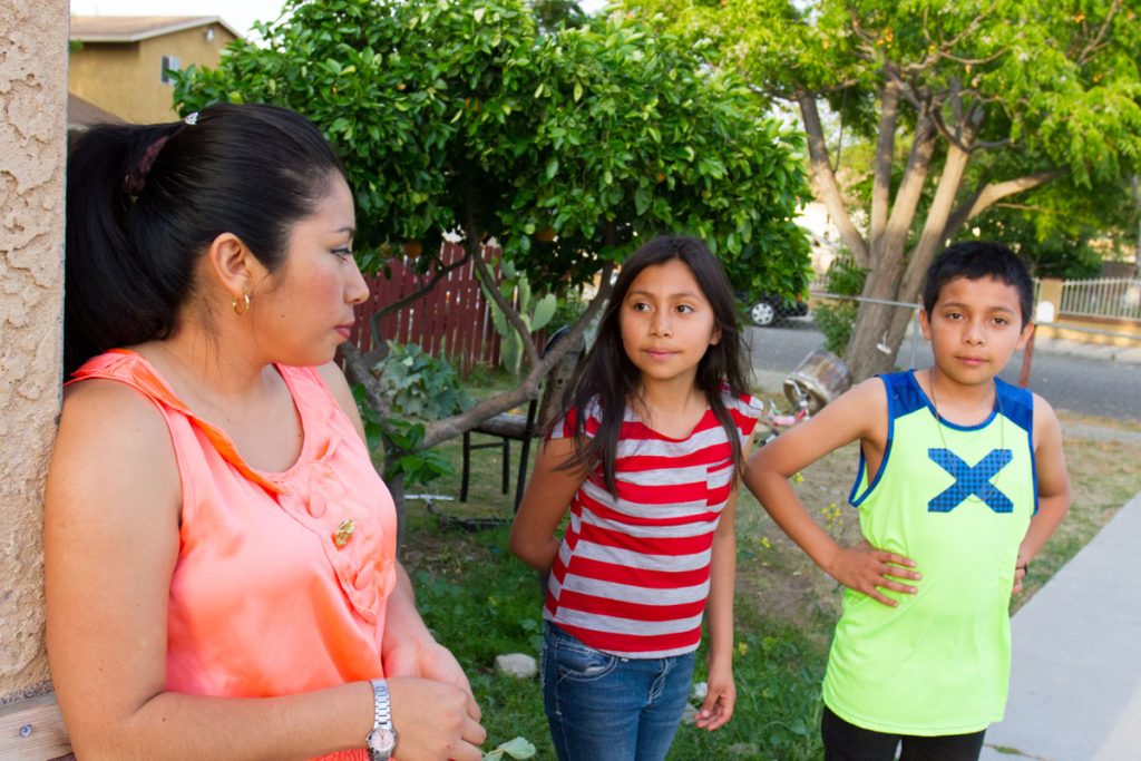 NIÑOS AFRONTAN CON ANGUSTÍA SU AUDIENCIA FINAL ANTE UN JUEZ DE INMIGRACIÓN