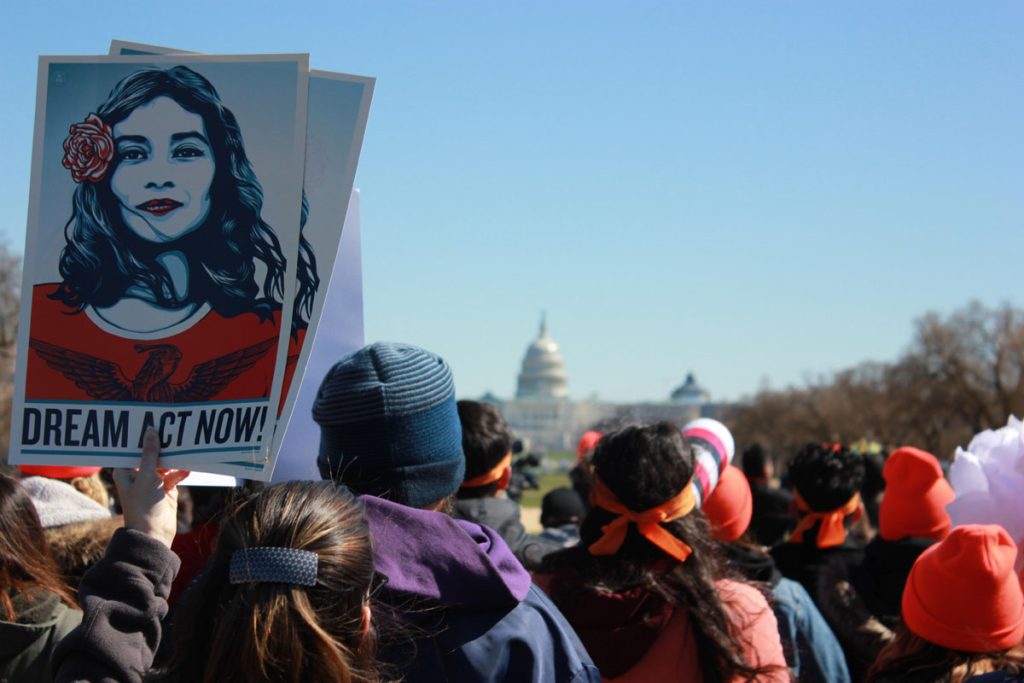Miles de manifestantes critican fracaso de Trump respecto a los "soñadores"