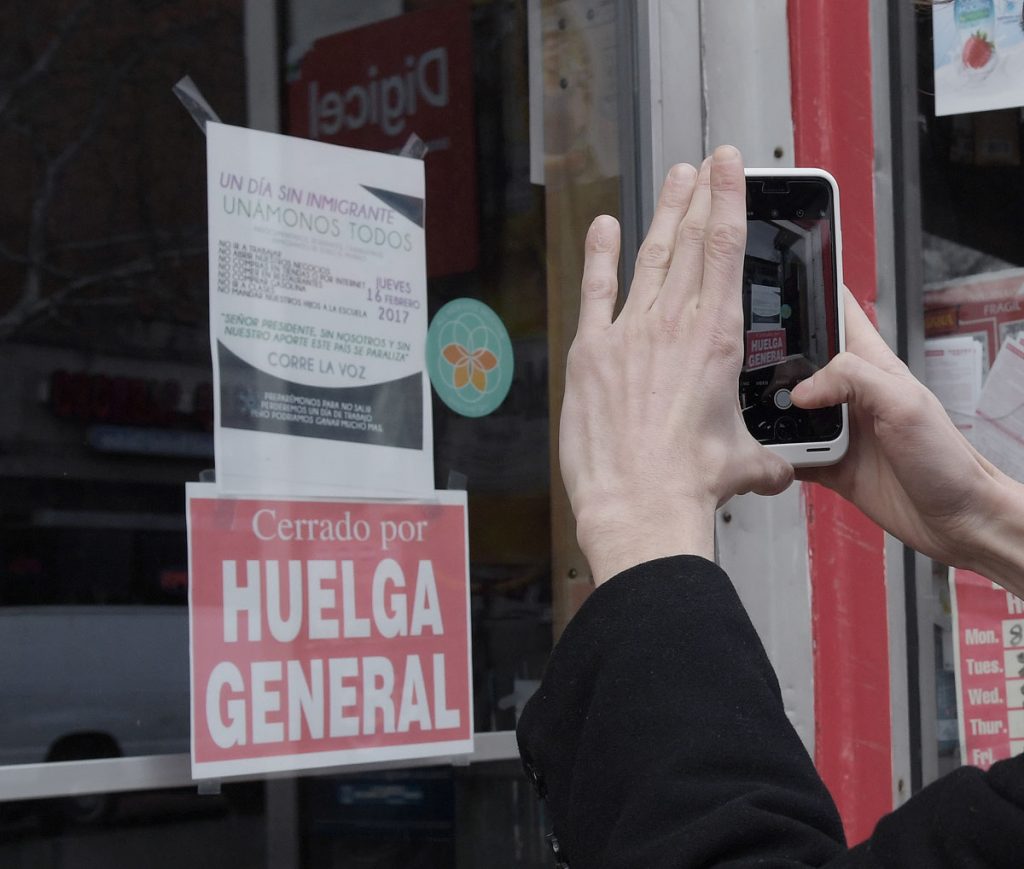 INMIGRANTES DE EEUU, EN HUELGA PARA DEMOSTRAR A TRUMP QUE SON INDISPENSABLES