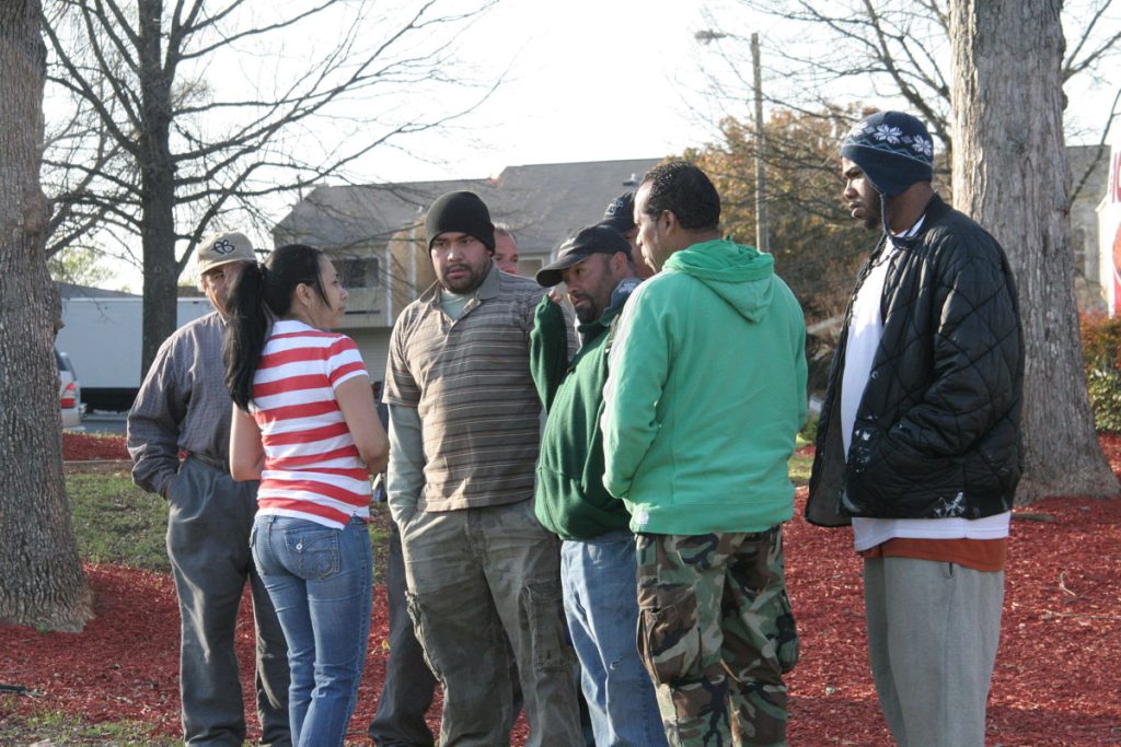Jornaleros en Carolina del Norte reciben ayuda de "ángeles" hispanos