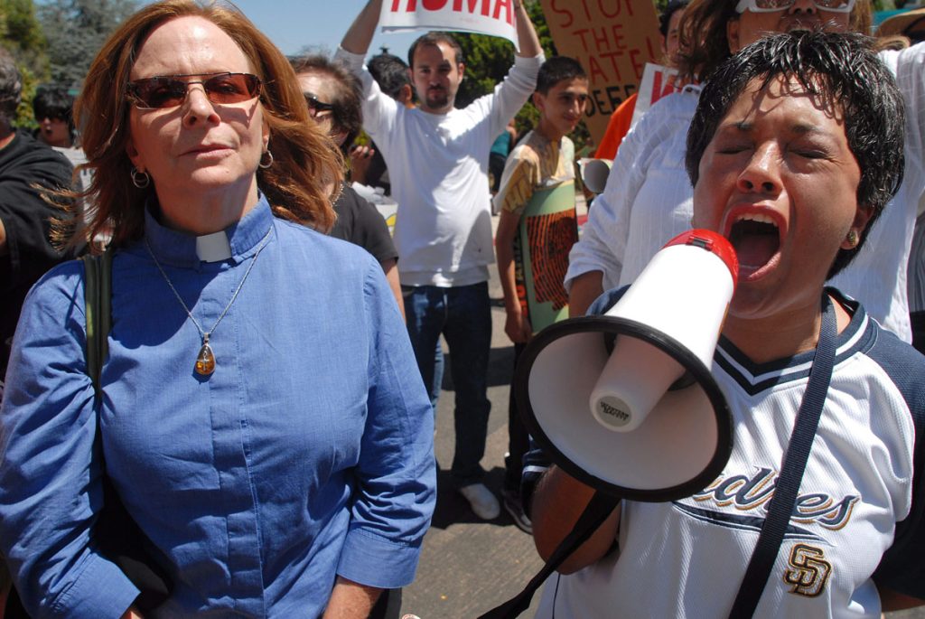 Protestan por la presencia de alguacil Arpaio en un evento en San Diego