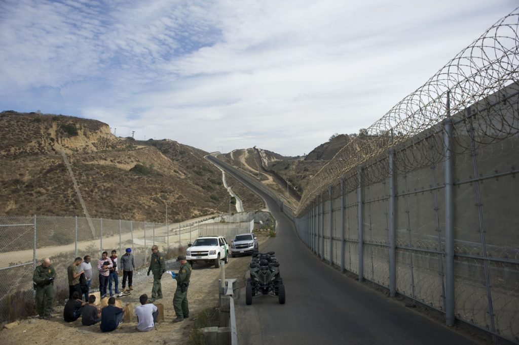 Agentes que patrullan la frontera EE.UU.-México afectados por contaminación del Río Tijuana