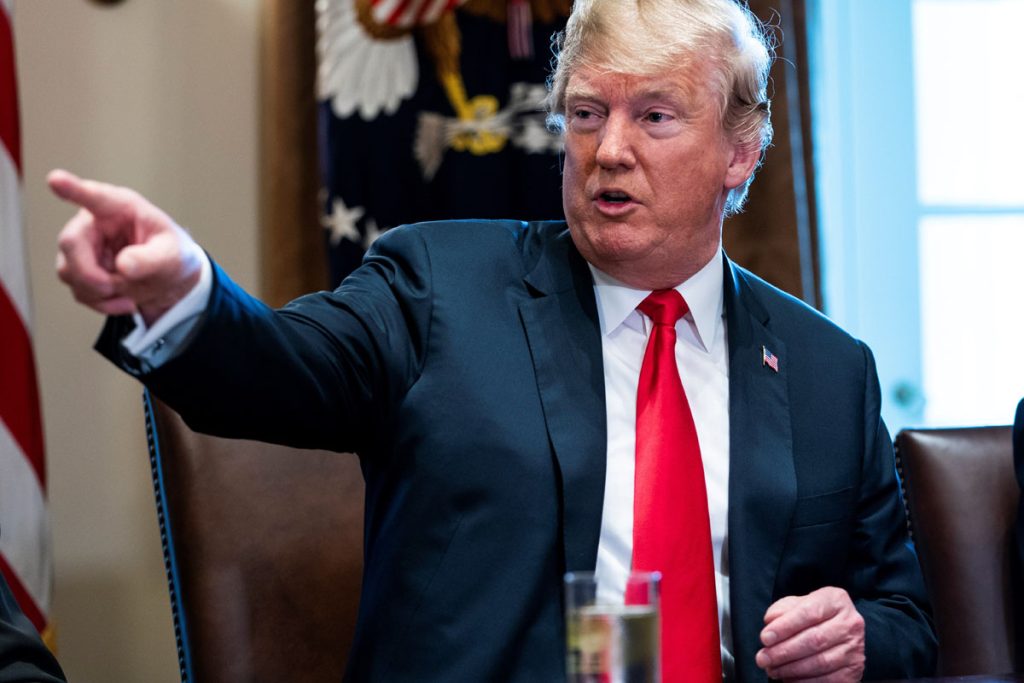 Trump dice que actuará hoy para mantener juntas a las familias inmigrantes