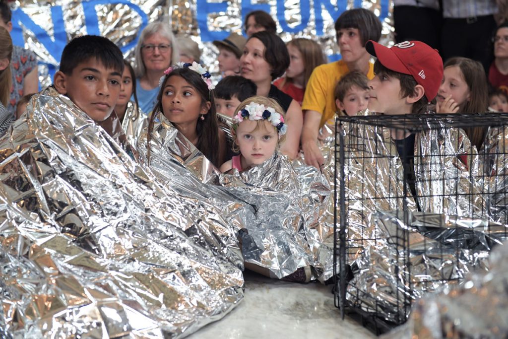 Niños piden ante Senado de EEUU acabar con separaciones de familias migrantes