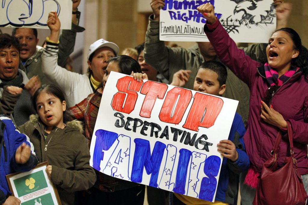 Familias inmigrantes piden en Chicago permisos de trabajo como en Utah