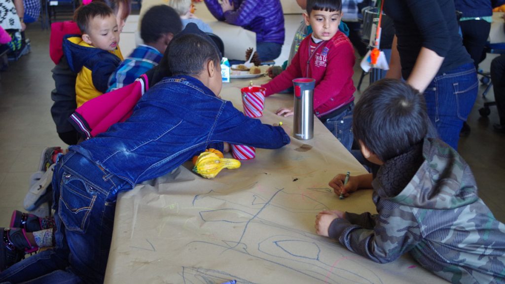 COMIDAS COMUNITARIAS MULTICULTURALES FOMENTAN ACERCAMIENTO ENTRE INMIGRANTES