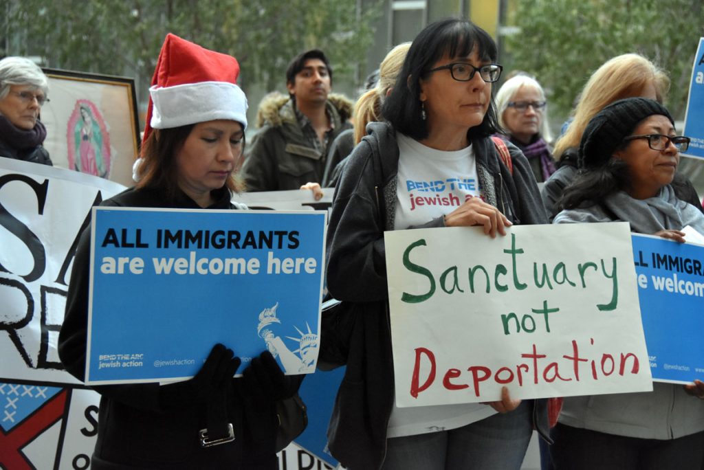 California mantiene un pulso a Trump al ejercer de santuario para inmigrantes