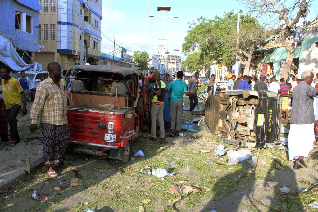 Al menos 18 muertos por un ataque de Al Shabab con coche bomba en Mogadiscio