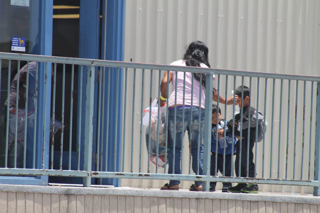 INICIA TRASLADO DE MENORES A LOS ALBERGUES EN DIFERENTES CIUDADES DEL PAÍS
