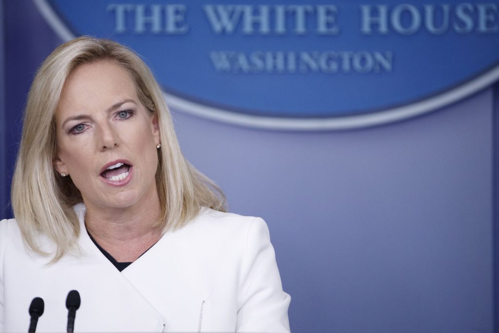 Oficiales de inteligencia de Estados Unidos en rueda de prensa en la Casa Blanca