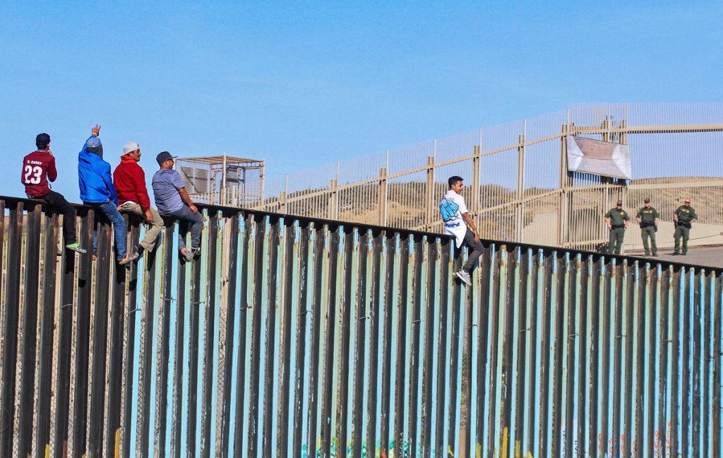 Migrantes centroamericanos alcanzan la frontera México-Estados Unidos