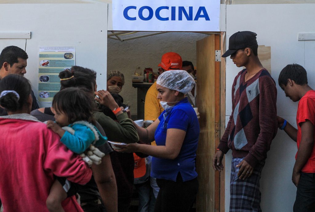 Migrantes ven difícil entrada a EE.UU., analizan futuro y México no es opción