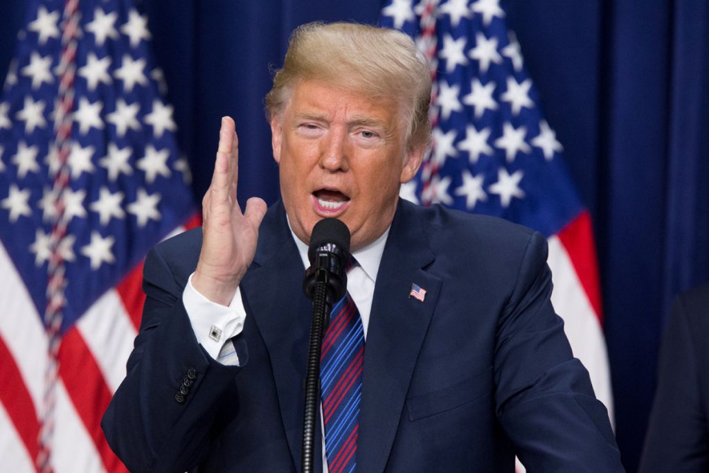 Trump da luz verde a tratamientos experimentales con pacientes terminales