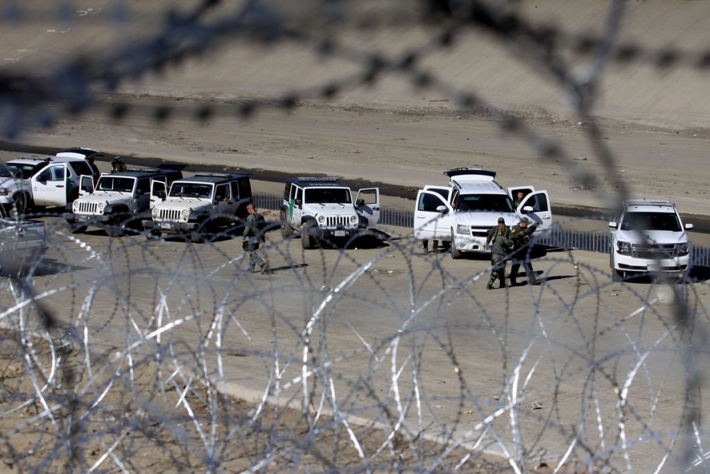 EE.UU. advierte de que volvería a recurrir a gas lacrimógeno ante migrantes