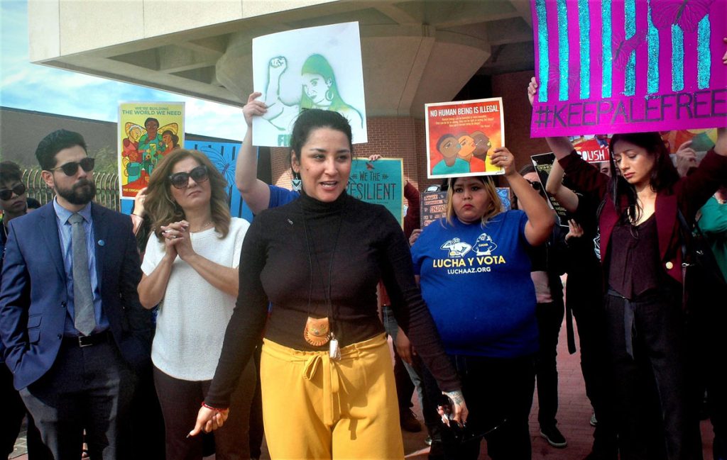 Un juez de Arizona ordena la deportación de la activista Alejandra Pablos