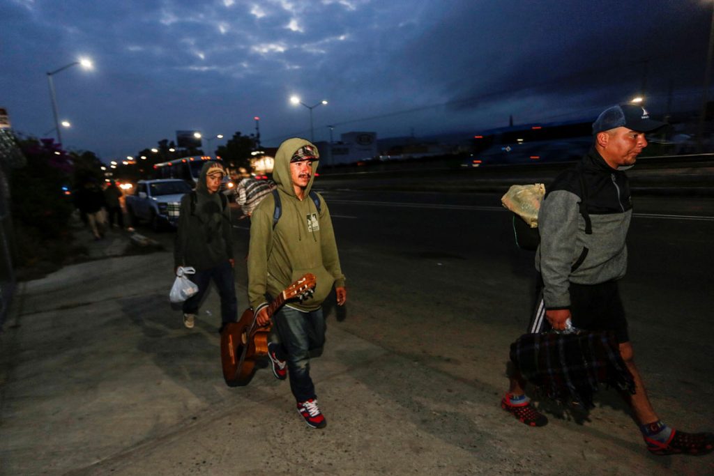 Caravana migrante abandona en su totalidad Ciudad de México rumbo al norte