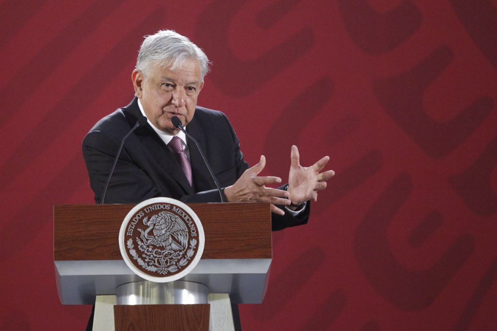 López Obrador considera "asunto interno" amenaza de Trump de cerrar frontera