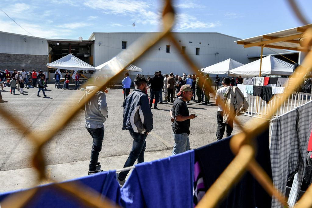 Migrantes buscan regularizar su estancia en México con una visa por razones humanitarias