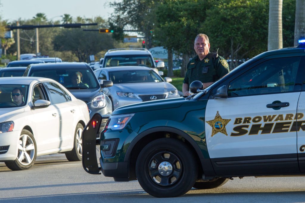 La PolicÌa identifica al autor del tiroteo en Florida como Nikolaus Cruz