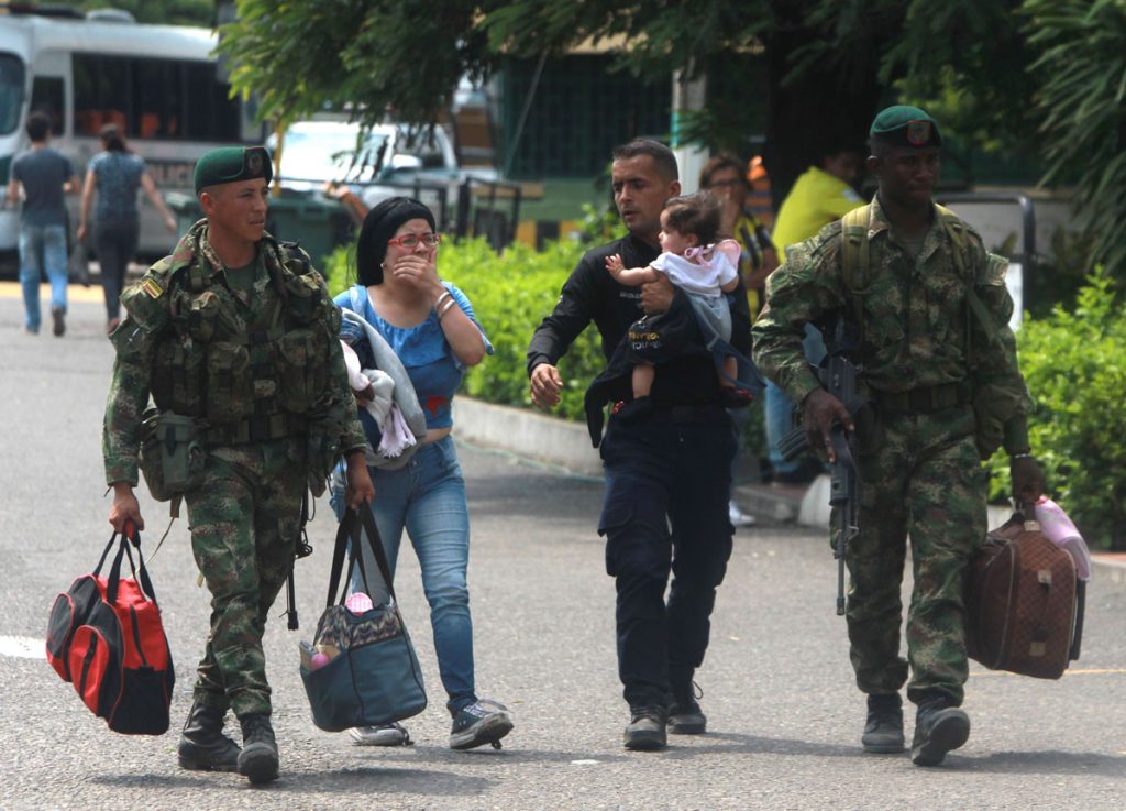 Desertan 85 militares venezolanos en un día a Colombia y ya suman 411