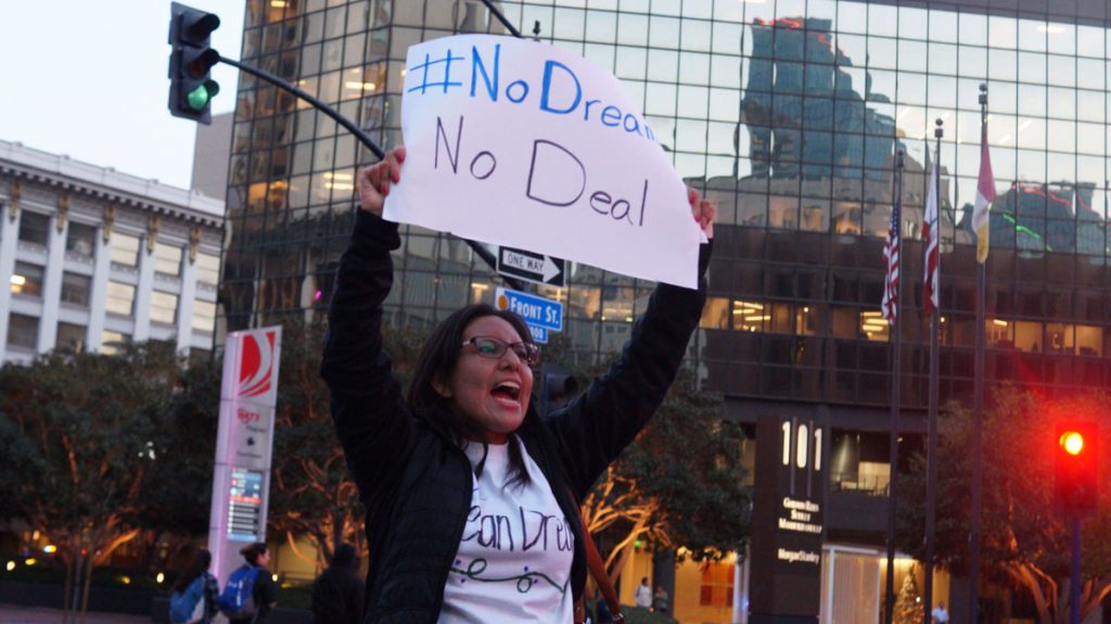 Dreamer-Dulce-García-protesta