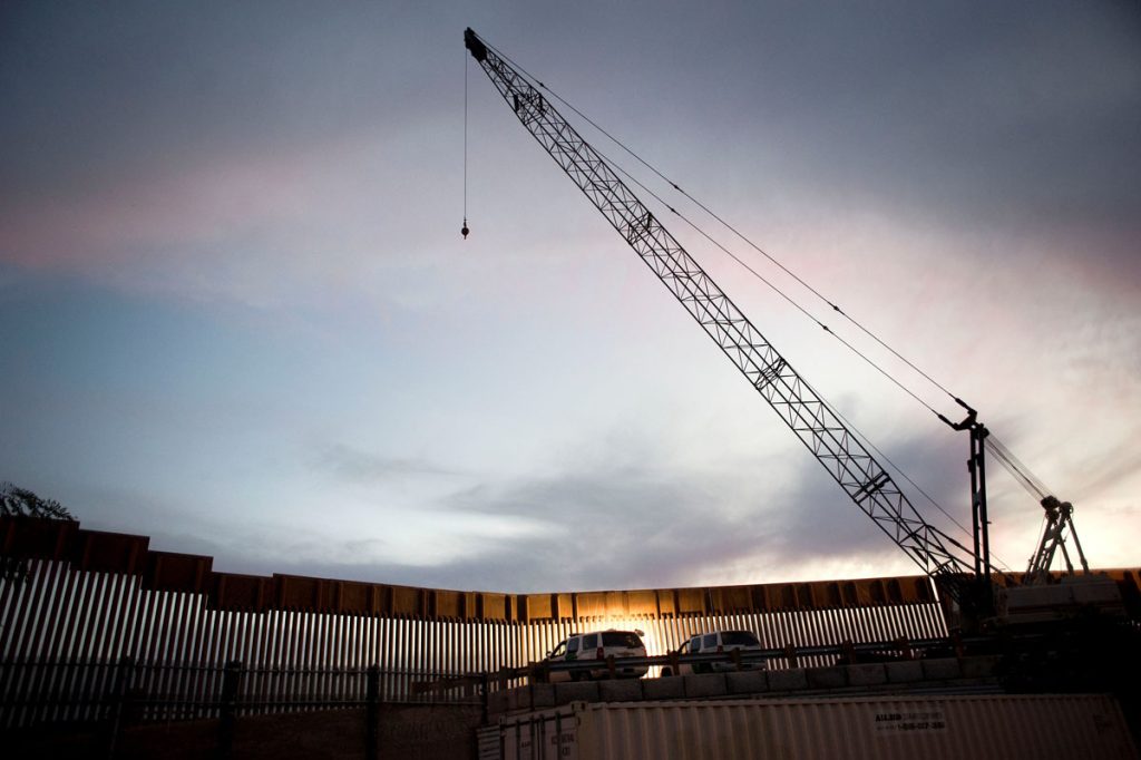 San Diego continúa en calma pese a la llegada de miles de migrantes a Tijuana