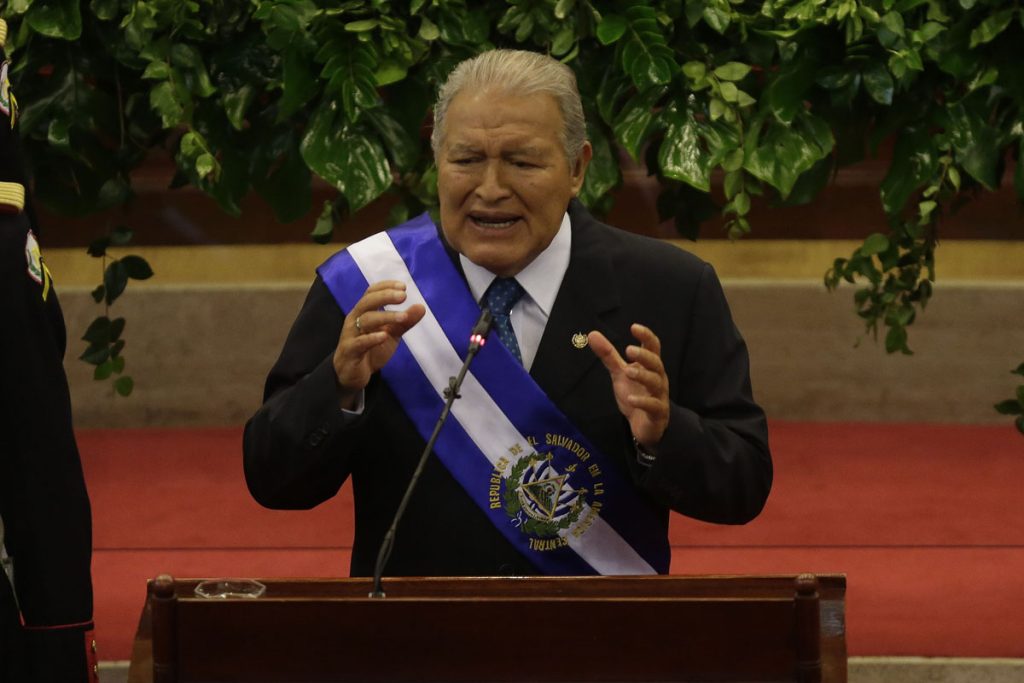 PRESIDENTE SALVADOREÑO BUSCA SALIR DE CRISIS PENSIONES EN CUARTO AÑO DE GESTIÓN