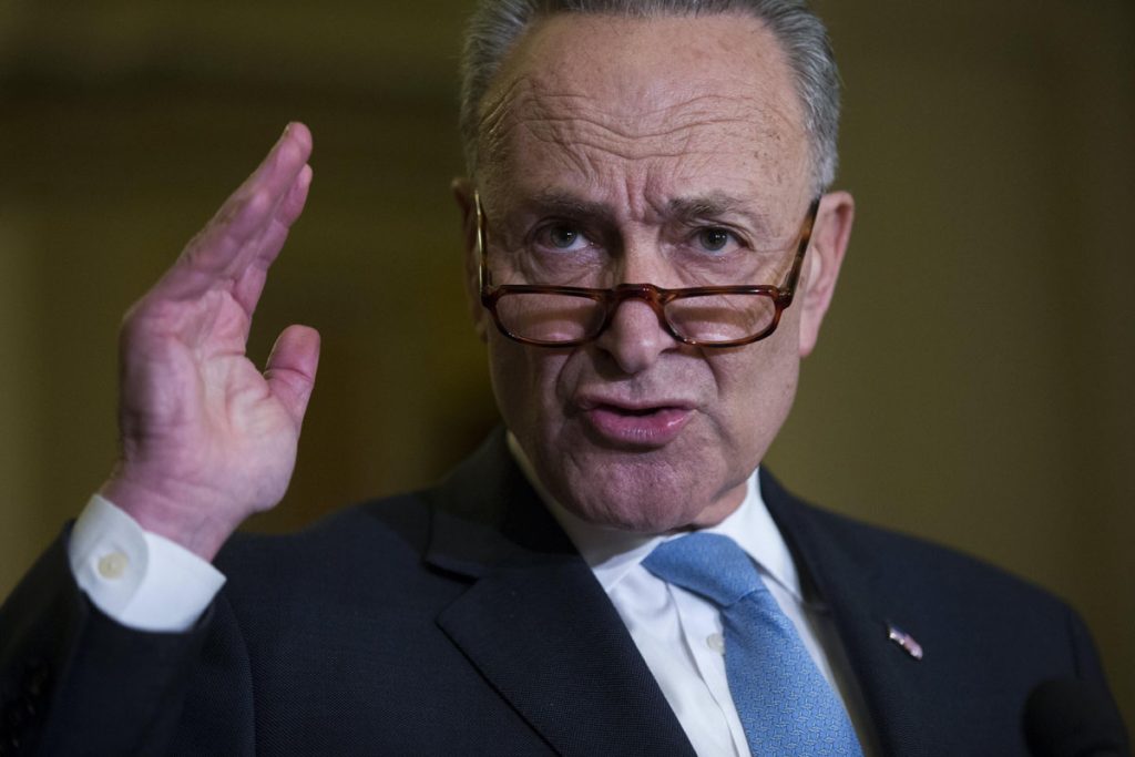 El líder de la minoría del Senado Chuck Schumer organiza conferencia de prensa