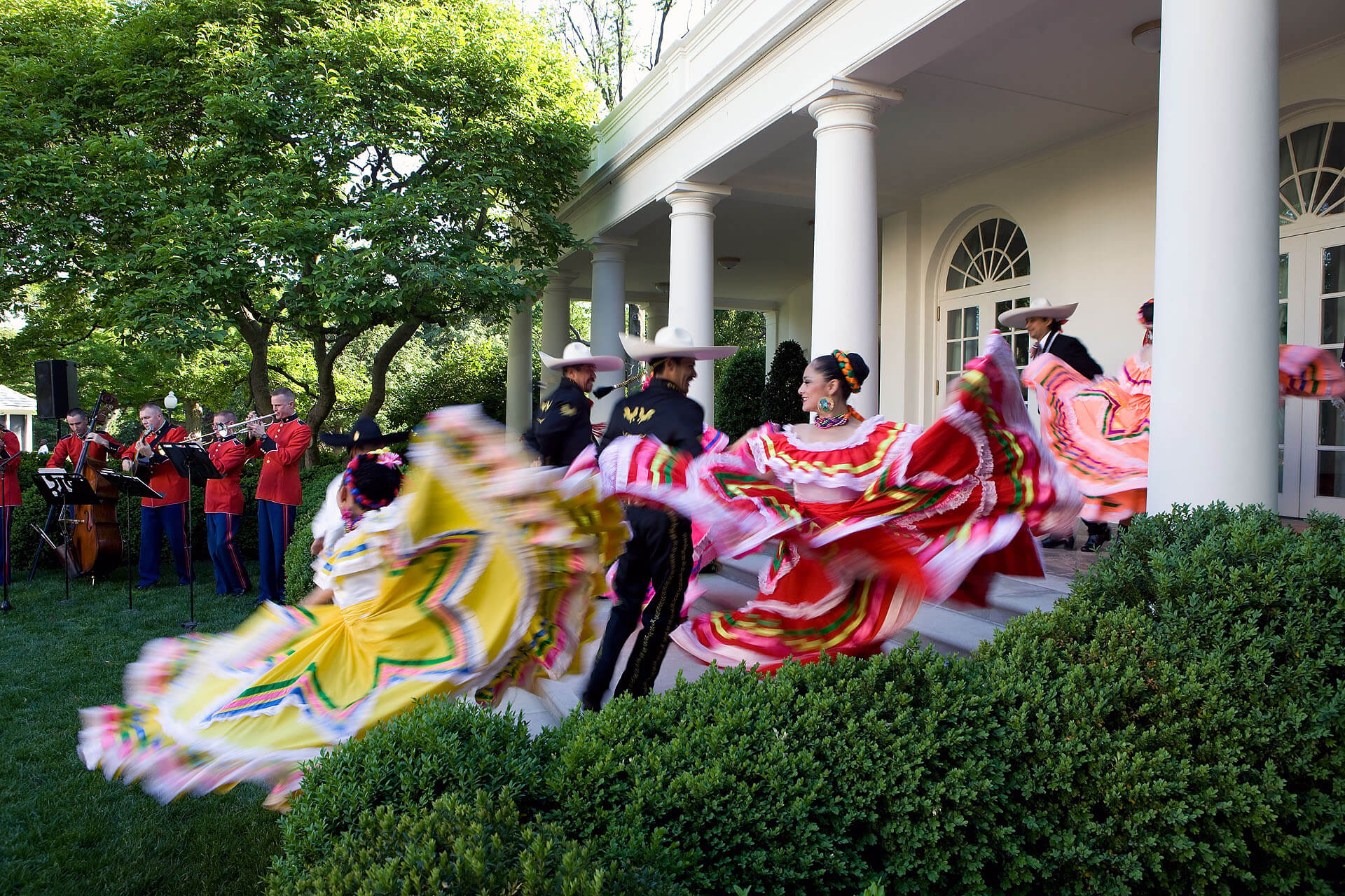 cinco_dancers_steps_CK