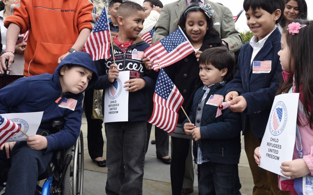 FAMILIAS CENTROAMERICANAS PIDEN ASILO Y FIN DE DEPORTACIONES ANTE EL CONGRESO