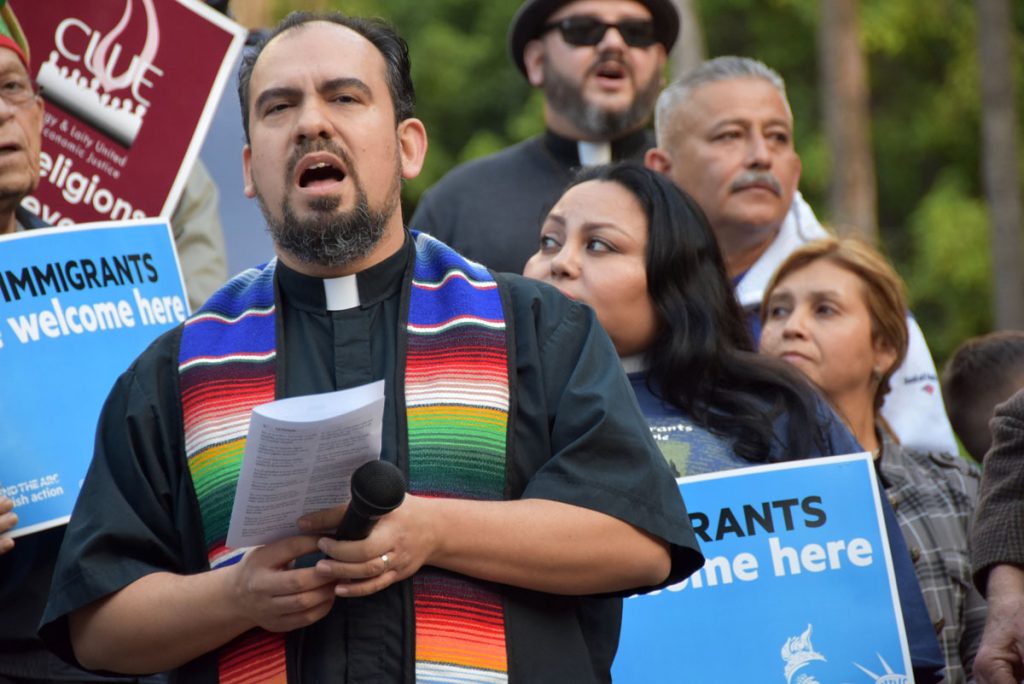California mantiene un pulso a Trump al ejercer de santuario para inmigrantes
