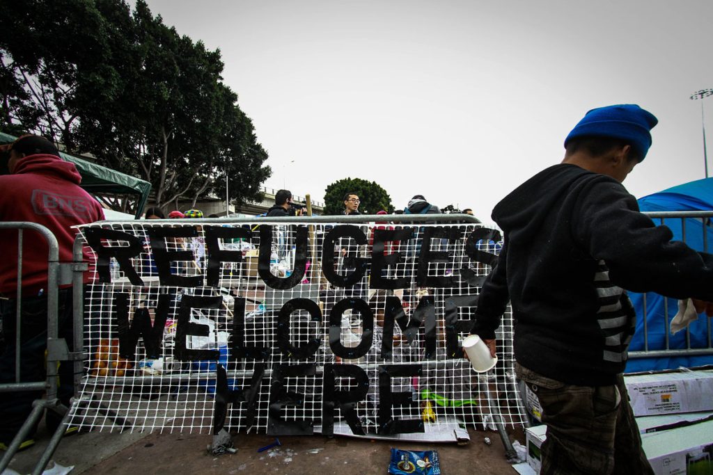 EEUU recibe nuevos pedidos de asilo de madres y niños de la caravana migrante